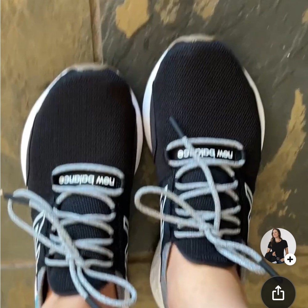 New Balance sneakers - Picture 3 of 11